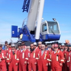 Mammoet Team Celebrates Milestone